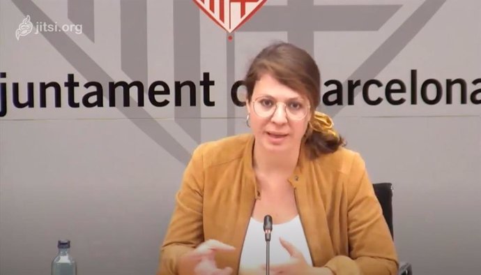 La teniente de alcalde de Ecología, Urbanismo y Movilidad de Barcelona, Janet Sanz, en una rueda de prensa telemática