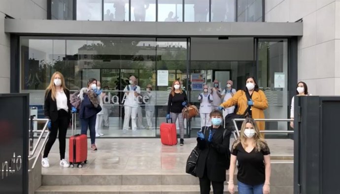 Salida de las siete trabajadoras confinadas en el Fernando Arce