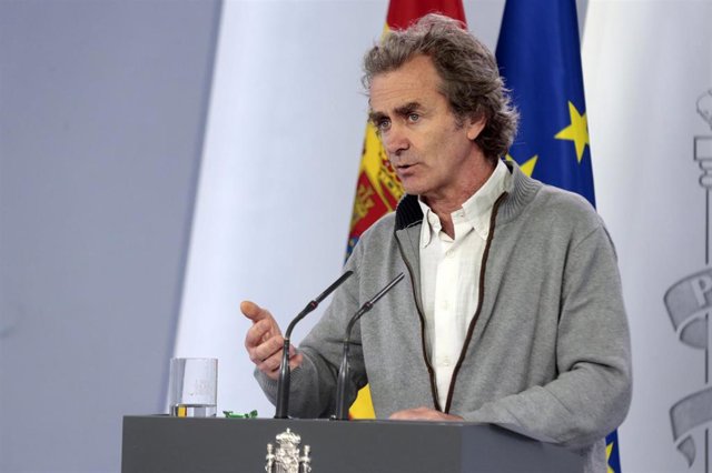 El director del Centro de Coordinación de Alertas y Emergencias Sanitarias, Fernando Simón, comparece en rueda de prensa para analizar la situación respecto a la crisis del coronavirus e informar sobre la desescalada, en Madrid (España), a 13 de mayo de 2