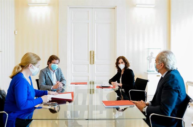  Inmaculada Sanz, José Luis Martínez-Almeida; Isabel Díaz Ayuso y Enrique Ruiz Escudero