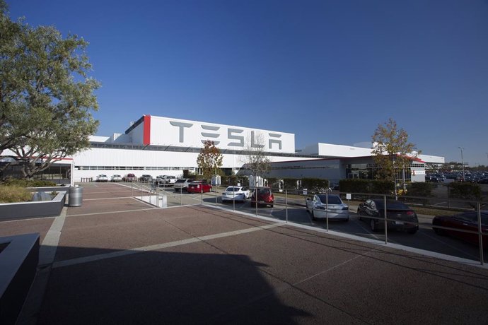 Economía/Motor.- Tesla podrá abrir su planta de California la semana que viene, 