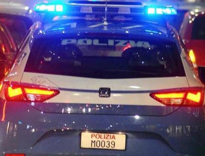 Un coche de la Policía italiana en una operación