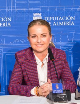 La diputada provincial de Deportes de la Diputación de Almería, María Luisa Cruz