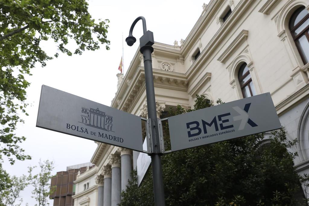 El Ibex 35 ahonda su caída al 1,94% y se aleja de los 6.700 puntos 1