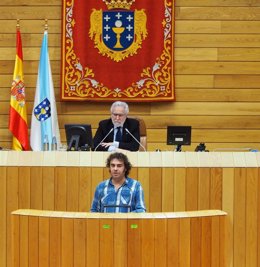 El diputado de En Marea Davide Rodríguez, en el Parlamento de Galicia