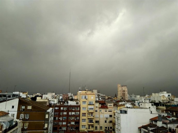 Cielo nublado en Valncia, nubes, lluvia