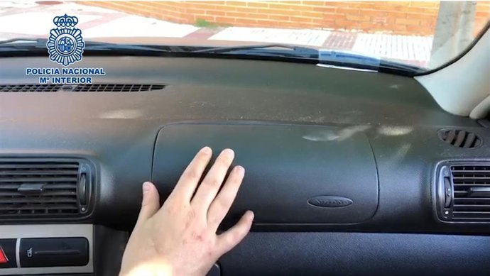 Policía desmantela un garaje de San Sebastián de los Reyes donde vendía cocaína oculta en un coche