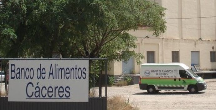 La Diputación de Cáceres aporta 18.000 euros al Banco de Alimentos que permiten 
