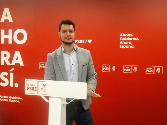 El portavoz del Grupo Parlamentario Socialista. Raúl Díaz, en comparecencia de prensa