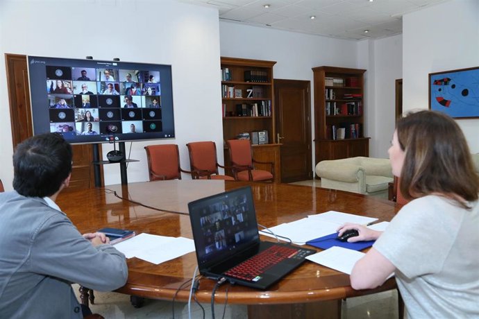 Reunión telemática de la presidenta del Govern, Francina Armengol, con miembros del Círculo de Corresponsales Extranjeros en España