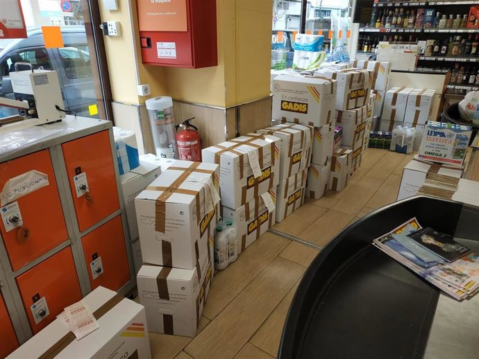 Cajas de pedidos en un supermercado