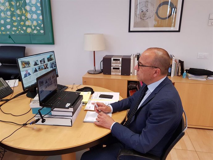 El consejero de Educación, Cultura y Deporte del Gobierno de Aragón, Felipe Faci, en la Conferencia Sectorial de Educación telemática.