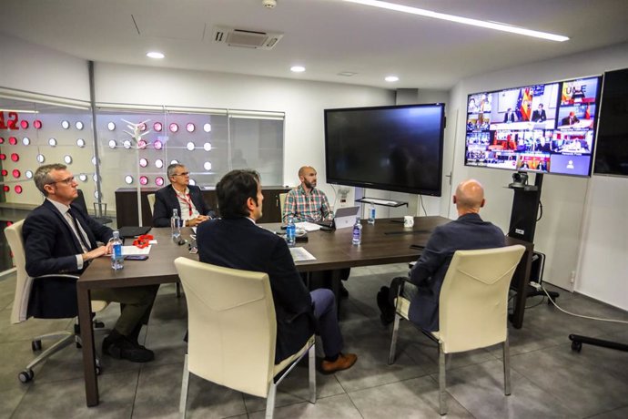 La Xunta participa en una videoconferencia con el Rey Felipe VI para agradecer la labor de Protección Civil