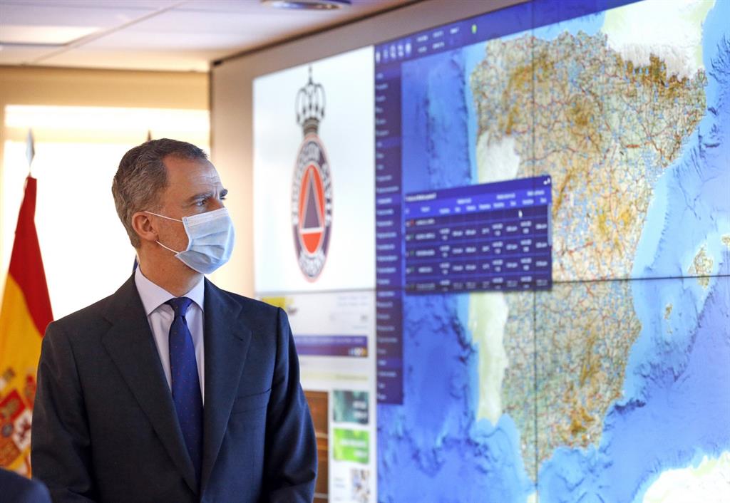 El Rey, en el Centro de Emergencias: "Hay que generar esperanza, pero no podemos bajar la guardia" 1