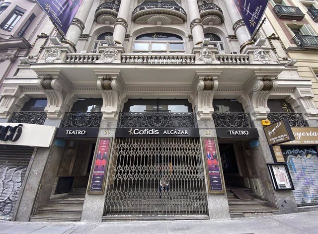 Entrada cerrada temporalmente del Teatro Cofidis Alcázar de Madrid