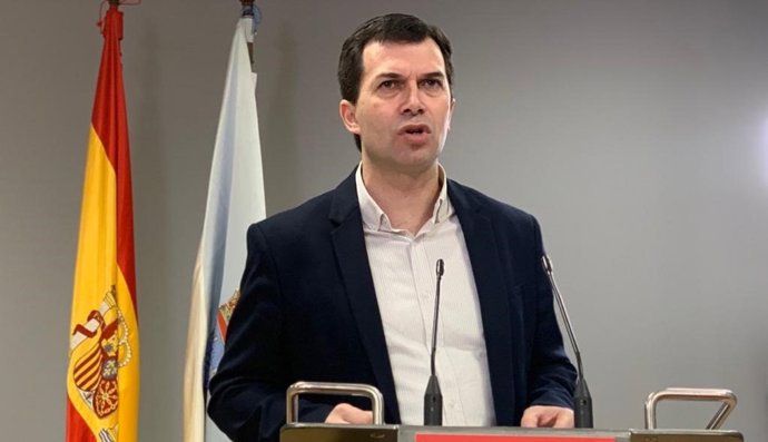 O secretario xeral do PSdeG, Gonzalo Caballero, en rolda de prensa