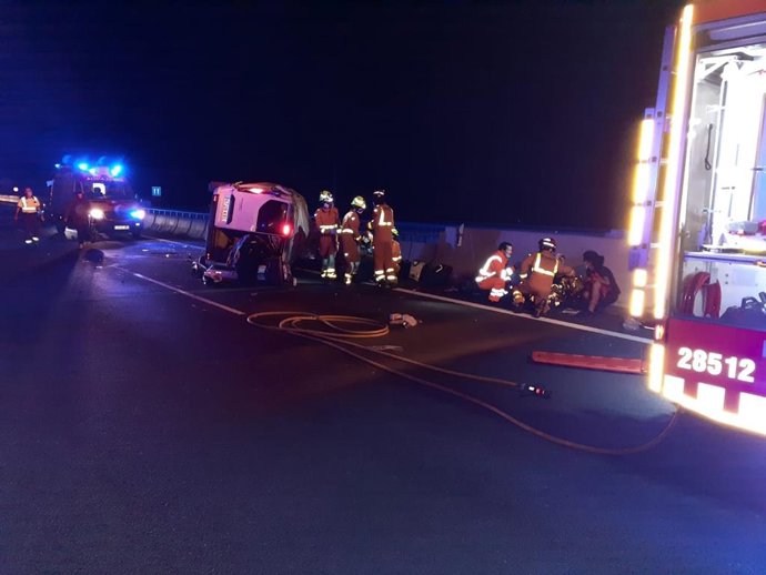 Seis heridos al vlcar una furgoneta