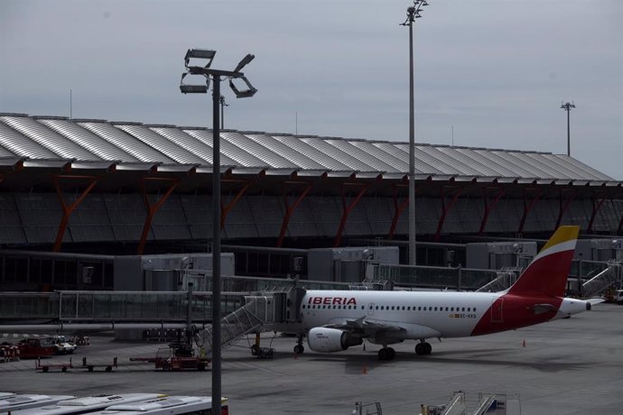 Aviones aparcados en el Aeropuerto Adolfo Suárez Madrid Barajas  