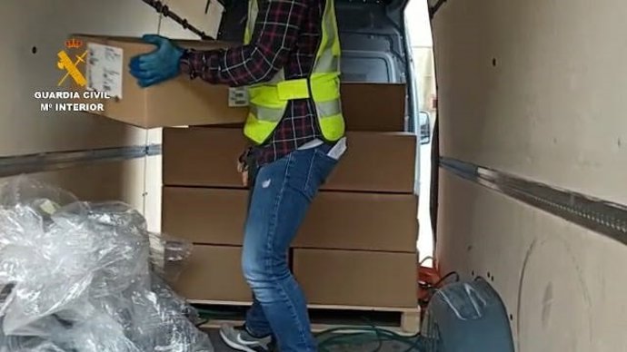 Cau una organització a Girona que transportava haixix en dobles fons a Holanda