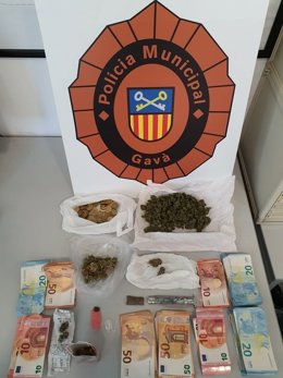 La Policia Municipal de Gav (Barcelona) desmantella un punt de trnsit de drogues