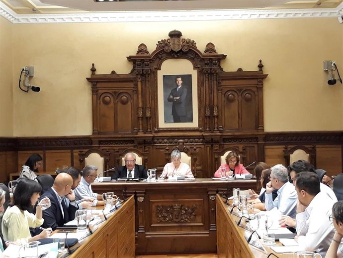 El secretario municipal Miguel Ángel de Diego, en un Pleno Municipal de Gijón