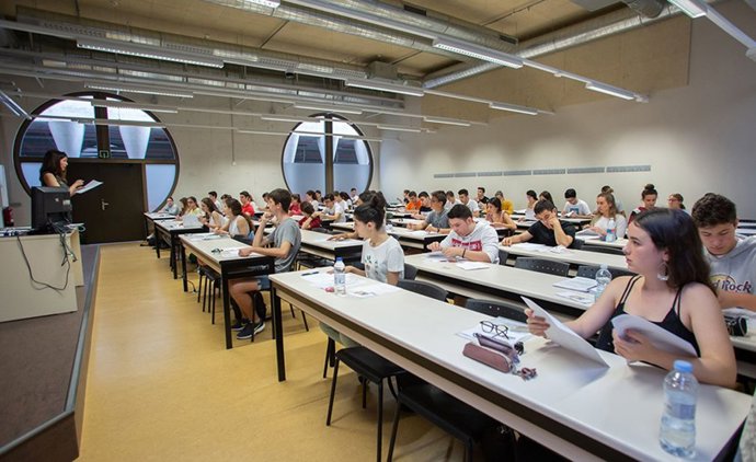 Alumnado en las pruebas de la EVAU celebradas en 2019