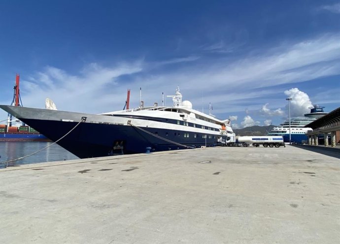 Buque de crucero CLIO que ha atracado este viernes 15 de mayo en el puerto de Málaga para la repatriación de parte de su tripulación y para avituallamiento