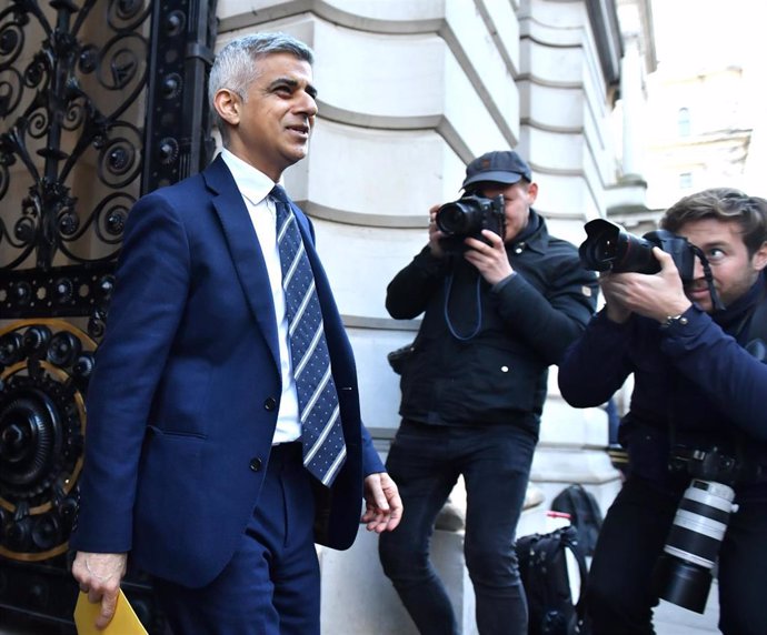 Sadiq Khan, alcalde de Londres, llegando a una reunión en Downing Street