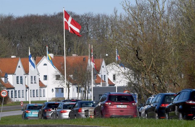 Bandera danesa en la frontera con Alemania