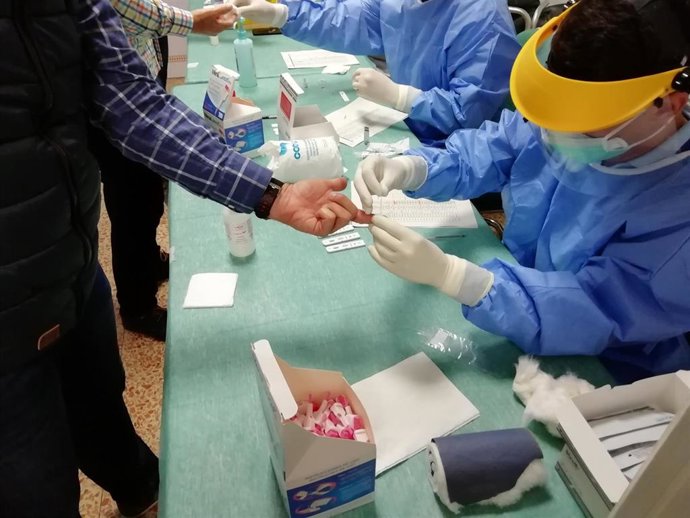 La Junta realiza test para detectar el Covid-19 a policías nacionales en Córdoba