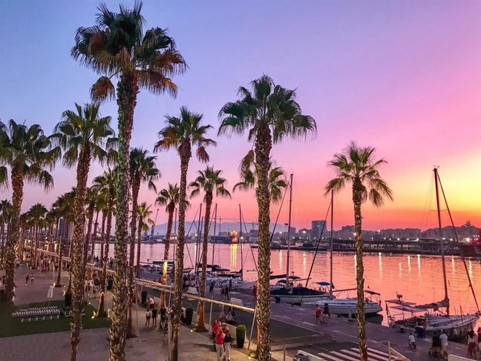 Puesta de sol en Muelle Uno.