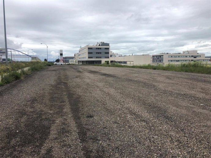 Ampliación del aparcamiento.