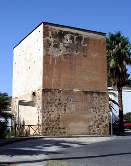 Exterior de la Torre Nazarí de Santa Fe de Mondújar