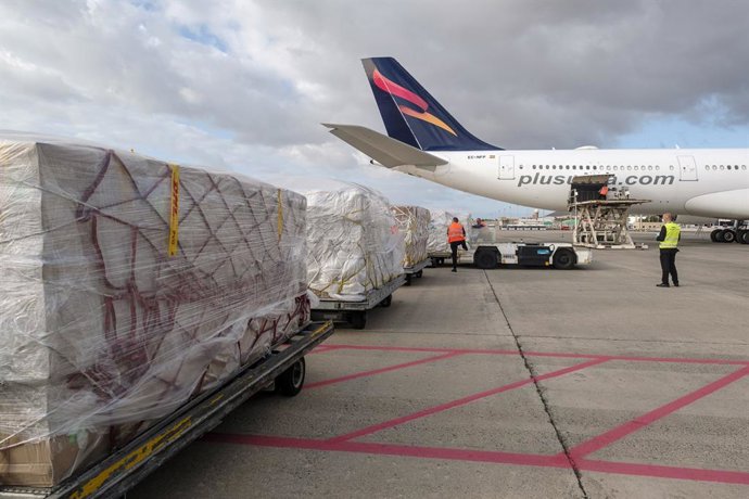 LLega a Gran Canaria undécimo avion con material sanitario