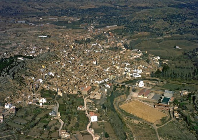 Fotografía aérea de Albalate del Arzobispo en 1983