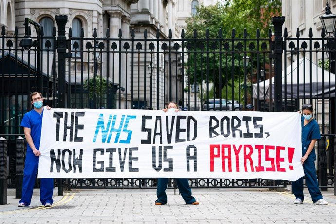 Protesta a favor del Sistema Nacional de Salud británico (NHS)