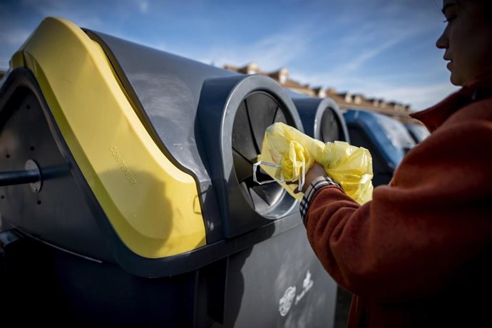 Euskadi recicló 86.791 toneladas de envases en 2019 y en cinco años el uso del contenedor amarillo crece un 29% 