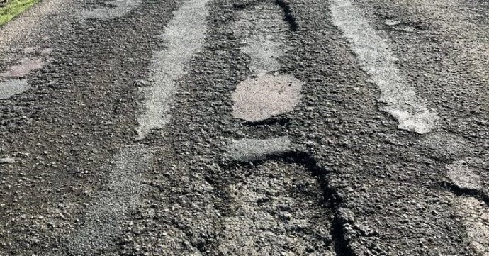 PSOE critica que la A-495 en Santa Bárbara de Casa "lleva más de un año esperando una actuación de la Junta"