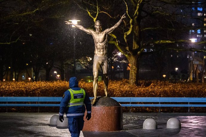 Fútbol.- La ciudad de Malm busca un nuevo sitio para la estatua de Ibrahimovic
