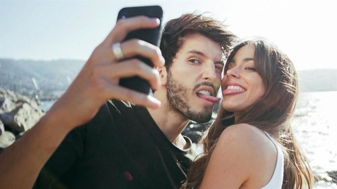 Sebastian Yatra y Tini Stoessel