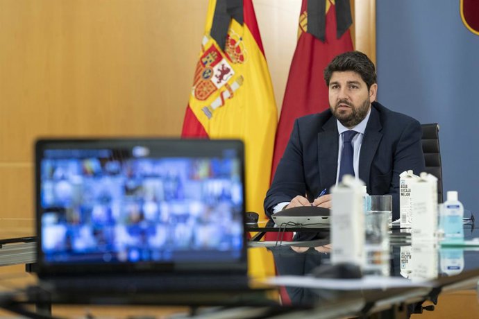 El presidente López Miras durante la videoconferencias de presidentes autonómicos