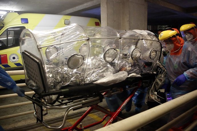 Ingreso de pacientes al Hospital Guillermo Grantt Benaventa de Concepcion en Chile
