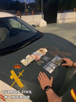 Droga intervenida en una actuación con un detenido en Tabernas (Almería)