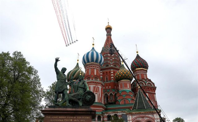 Exhibición aérea sobre la catedral de San Basilio