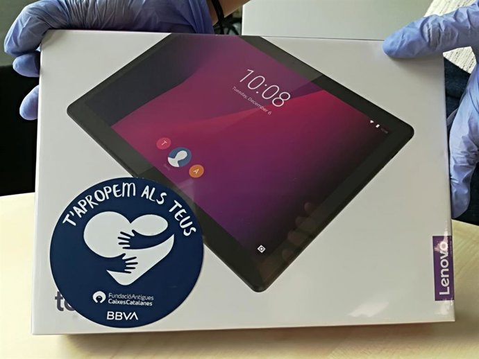 La Facc y BBVA donan 60 tablets a residencias catalanas