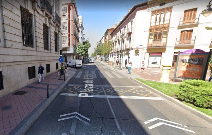 Imagen del tramo de la plaza de España en su confluencia con Duque de la Victoria.