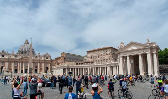 Plaza de San Pedro en la Ciudad del Vaticano