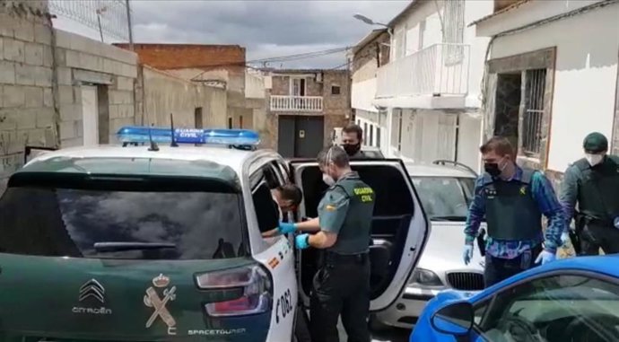 Detención de un joven en Atarfe por supuestos homicidio en grado de tentativa y tenencia ilícita de armas