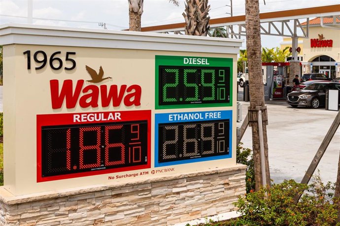 20 April 2020, US, Boynton Beach: Gas prices are seen under $2.00 at the Wawa on Hypoluxo Road in Boynton Beach. nited States crude oil prices plummeted to their lowest levels ever, as contracts settled deep in negative territory for the first time, ami
