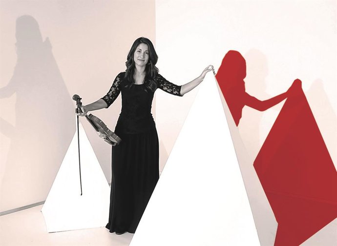 La ayuda de concertino de la OSCyL, Beatriz Jara.